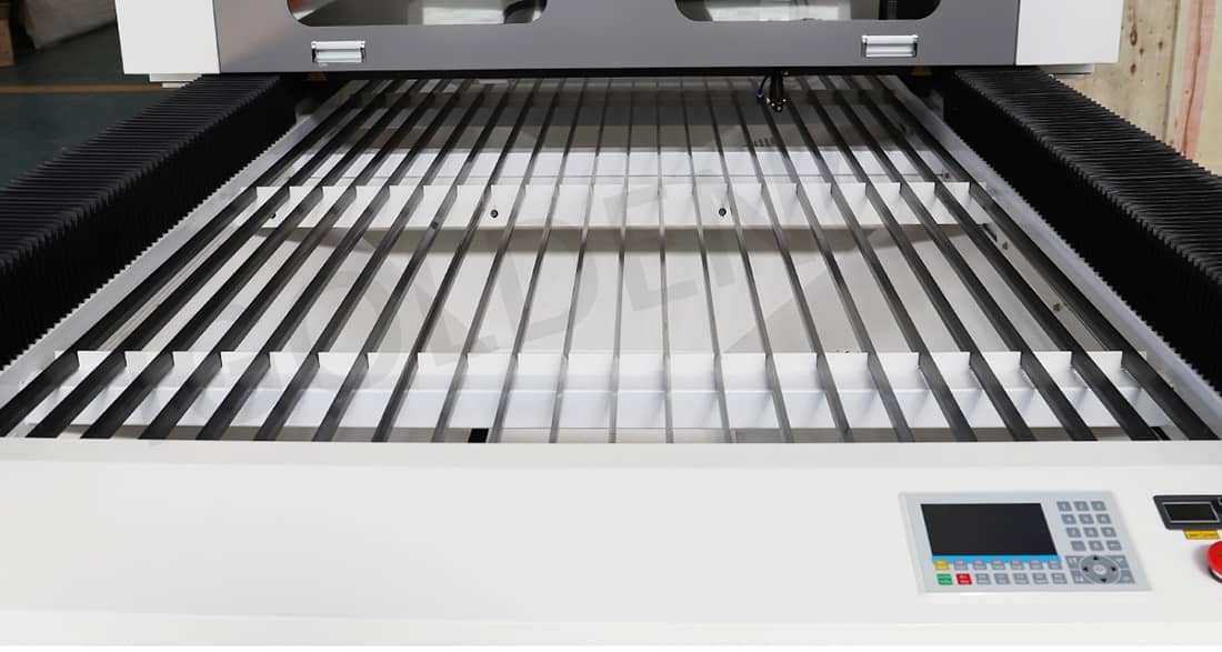 Bı&ccedil;ak tezgahı