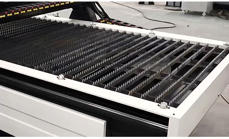 Plazma kesici masa &uuml;stleri