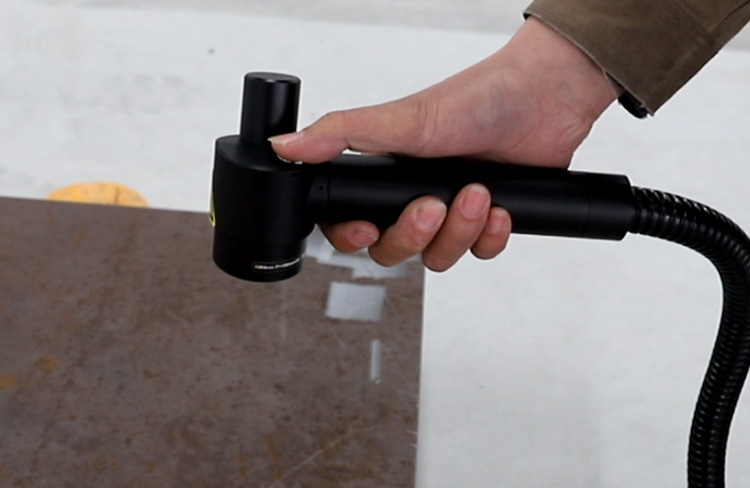 Sırt &ccedil;antası lazer temizleme makinesi