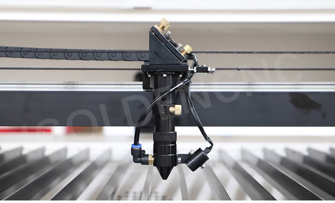 End&uuml;striyel sınıf lazer kafası